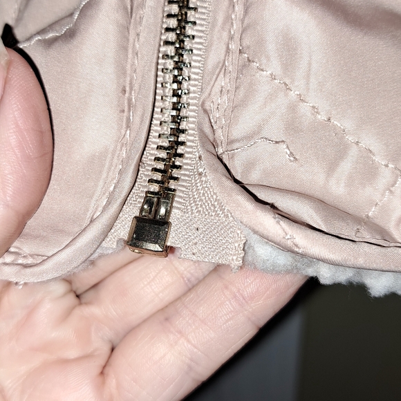 Thread and Supply women's reversible vest. - Picture 5 of 6